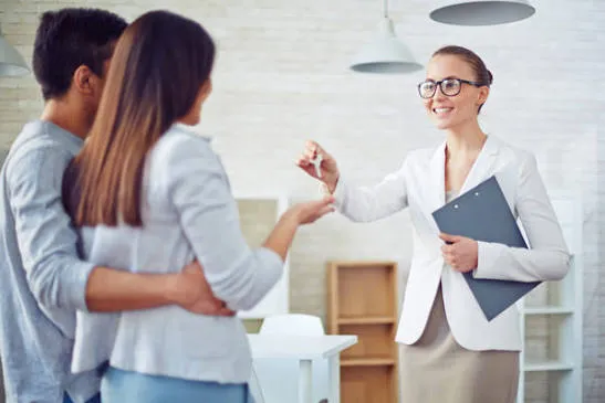 Tư vấn minh bạch giao dịch bất động sản cao cấp giữa môi giới và khách hàng